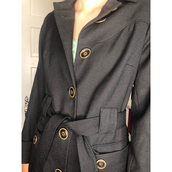 Buttoned trench coat - Picture 3 of 10
